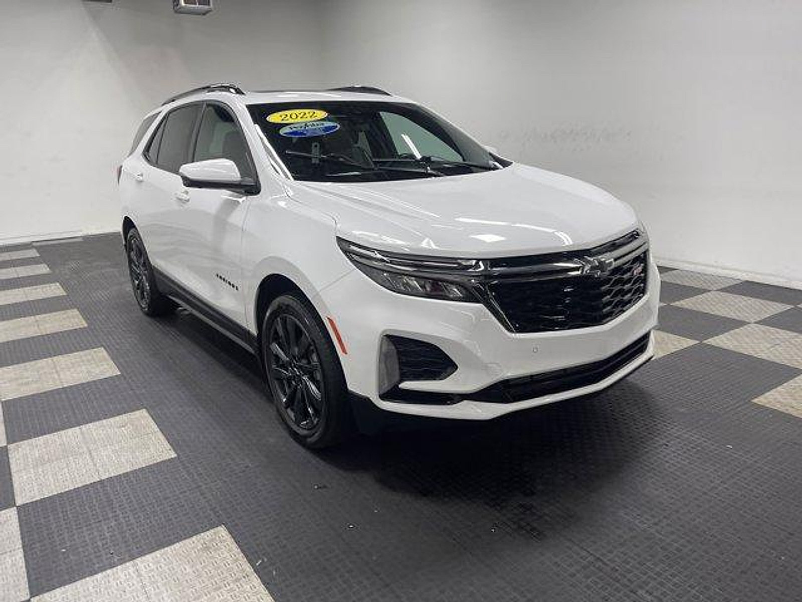 Used 2022 Chevrolet Equinox RS w/ RS Leather Package FWD image 5