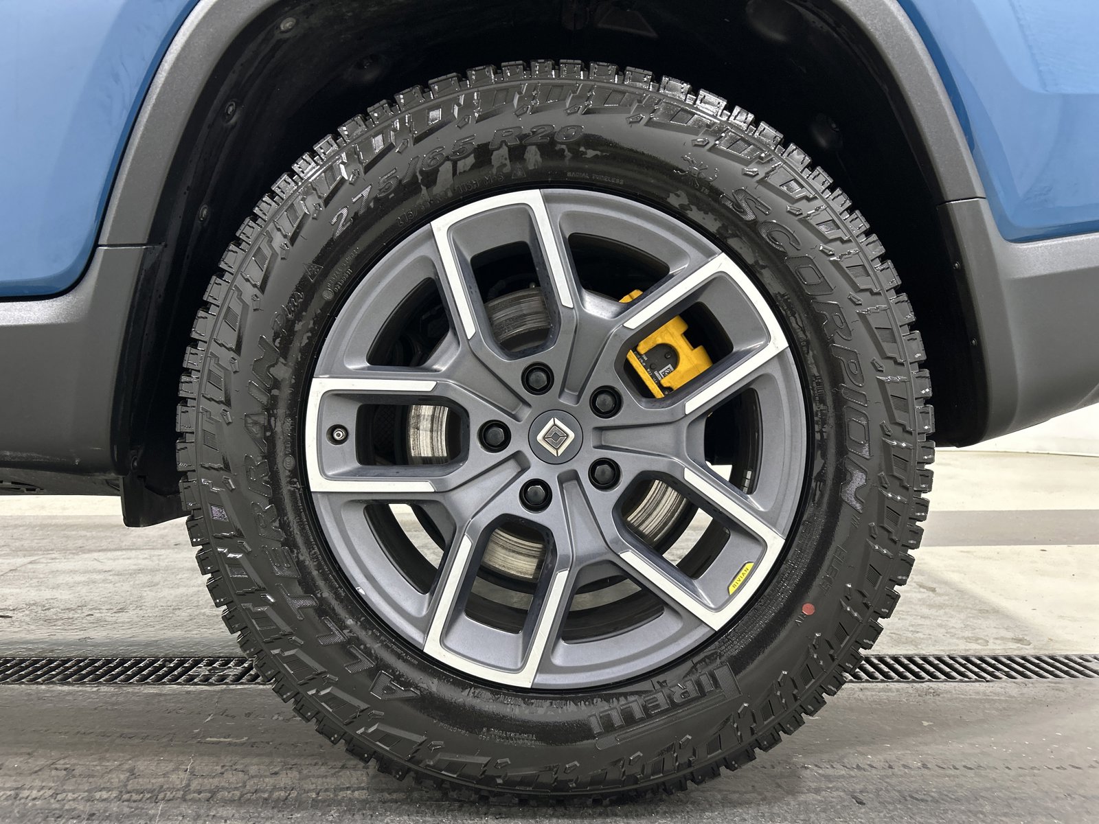 Used 2023 Rivian R1T Adventure image 10