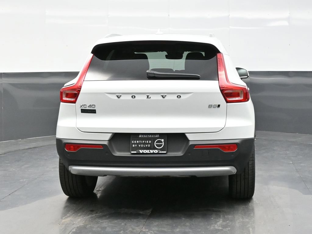 Used 2025 Volvo XC40 B5 Plus image 6