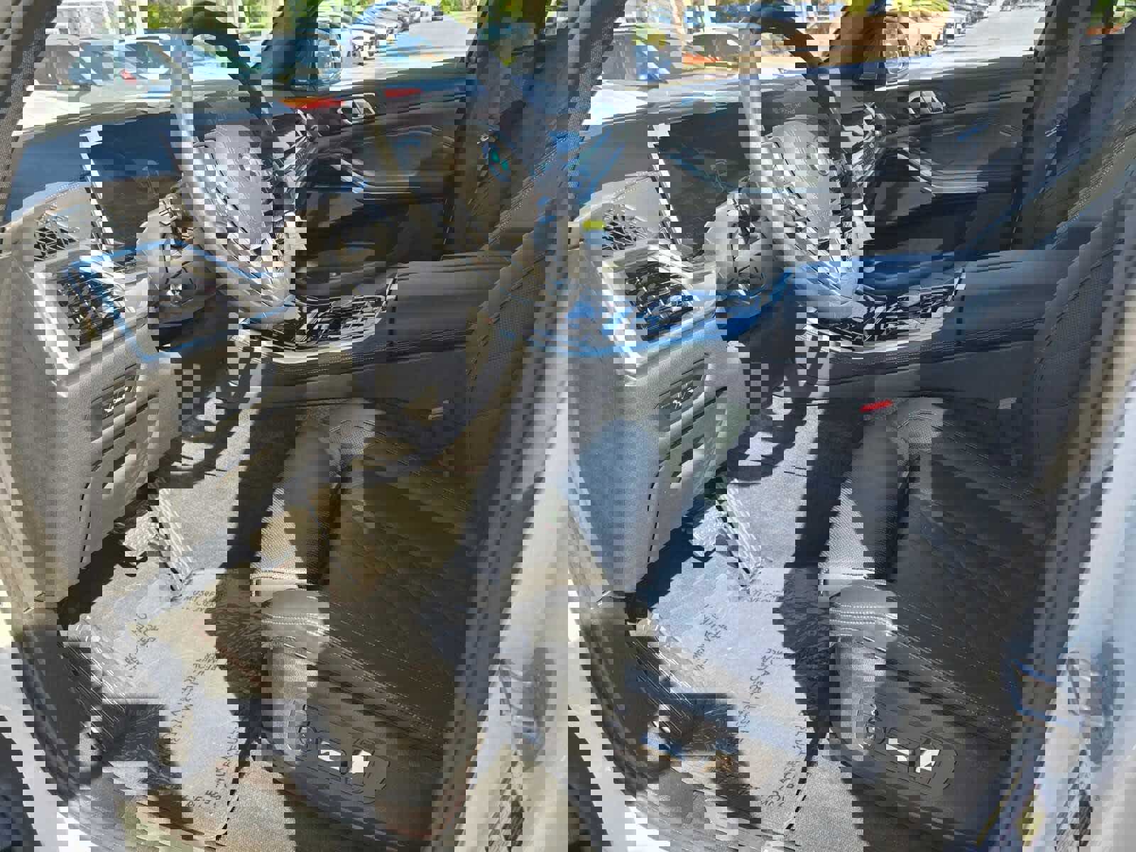 Certified 2025 BMW X5 xDrive50e w/ Premium Package image 6