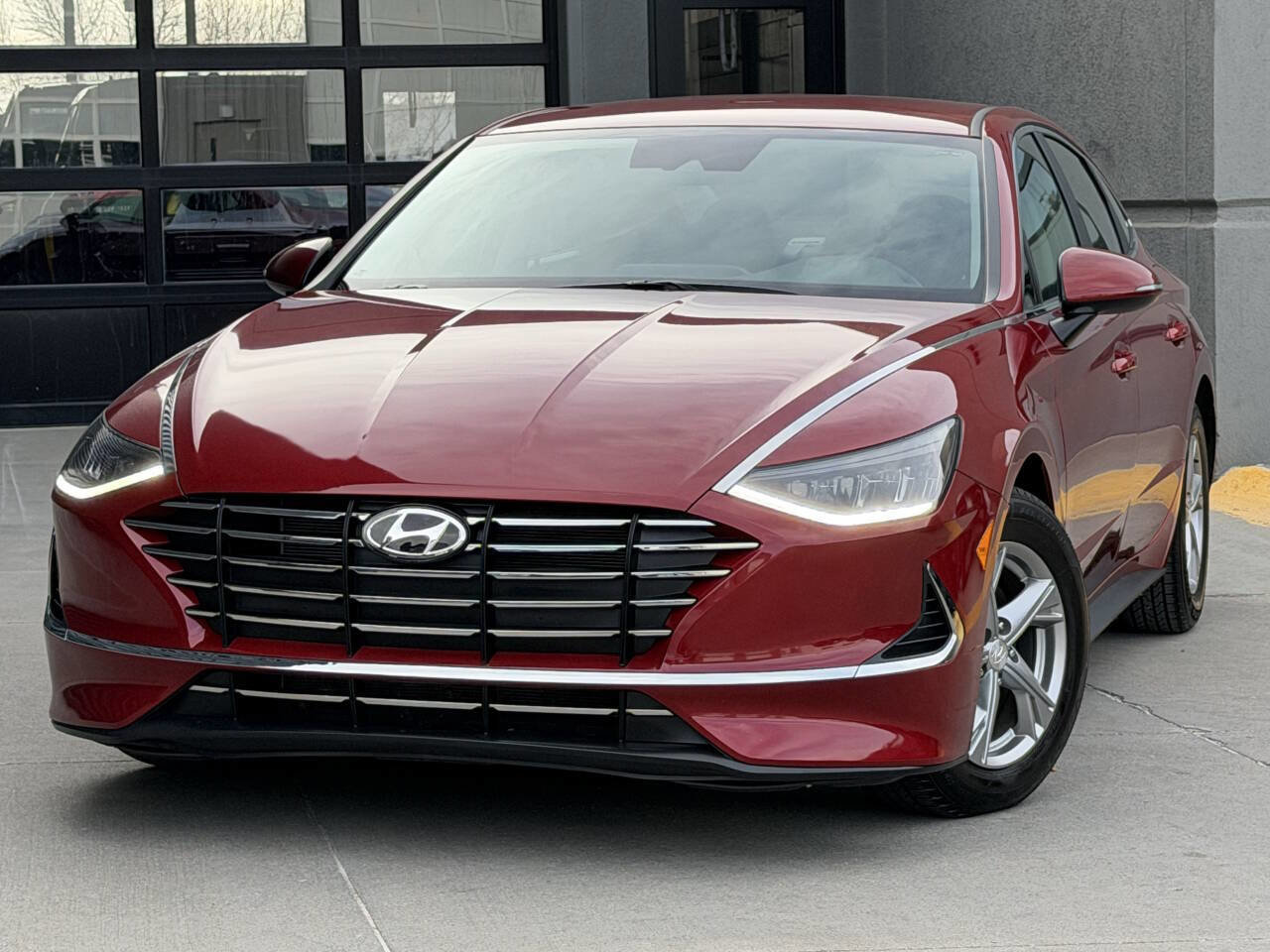 Used 2023 Hyundai Sonata SE FWD image 3