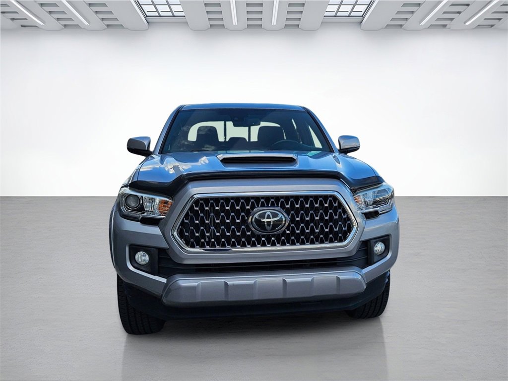 Used 2018 Toyota Tacoma TRD Sport image 3