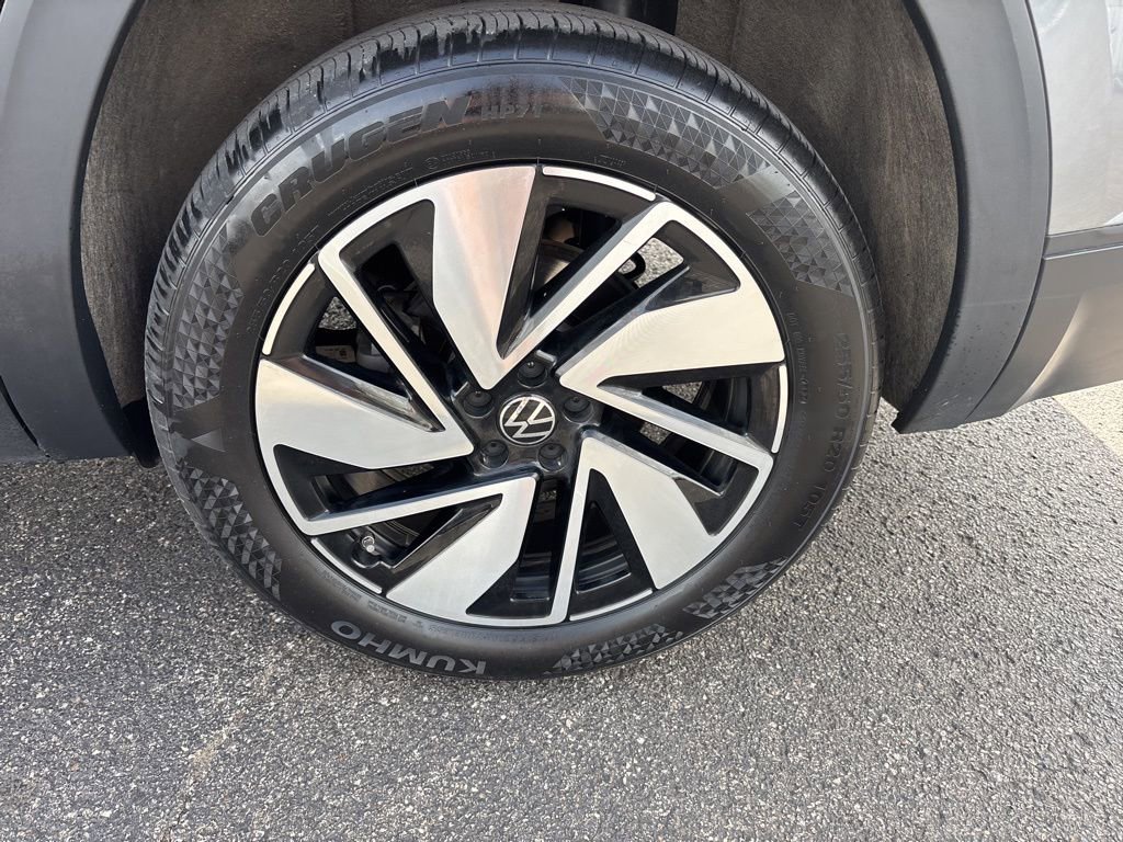 Used 2025 Volkswagen Atlas SE AWD/4WD image 11