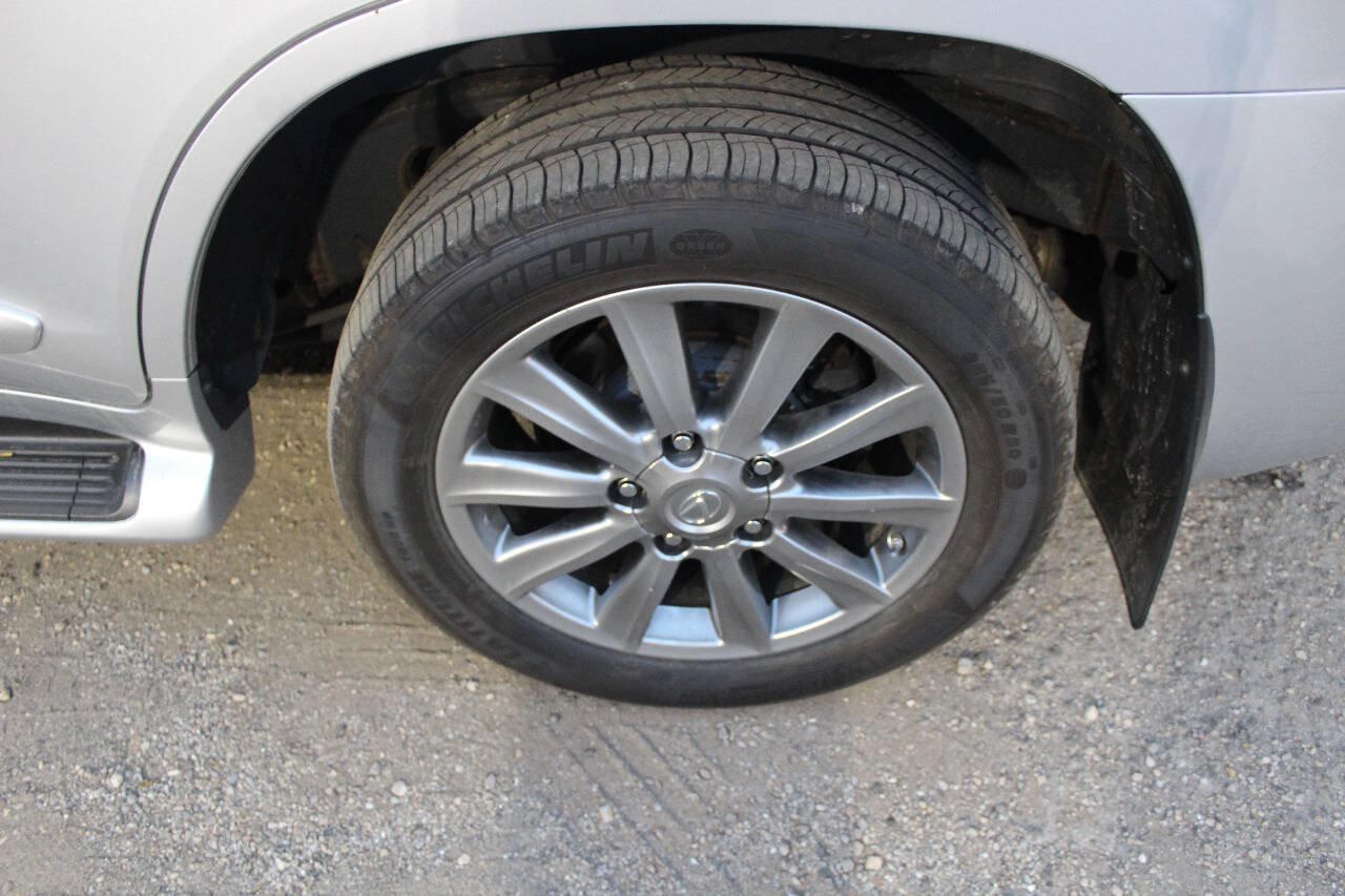 Used 2011 Lexus LX 570 4WD w/ Luxury Pkg image 31