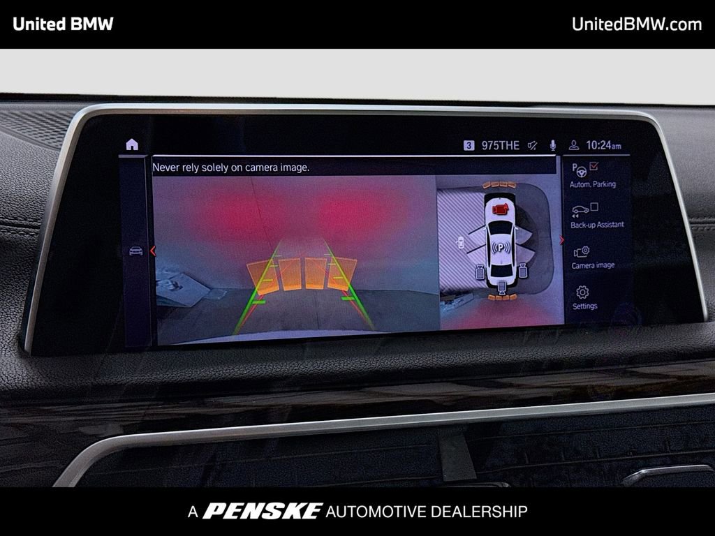 Used 2022 BMW 740i xDrive w/ Premium Package image 9