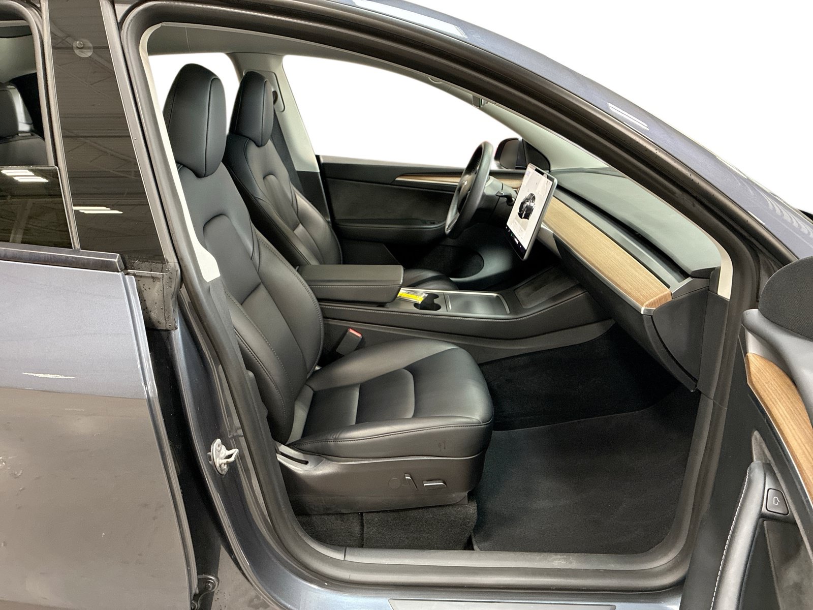 Certified 2023 Tesla Model Y Long Range AWD/4WD image 13