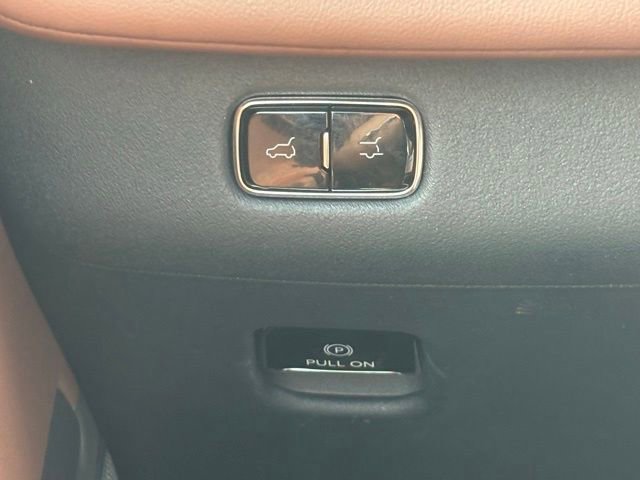 Used 2025 Lincoln Navigator Reserve image 32