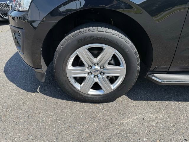 Used 2018 Ford Expedition XLT w/ Equipment Group 202A RWD image 6