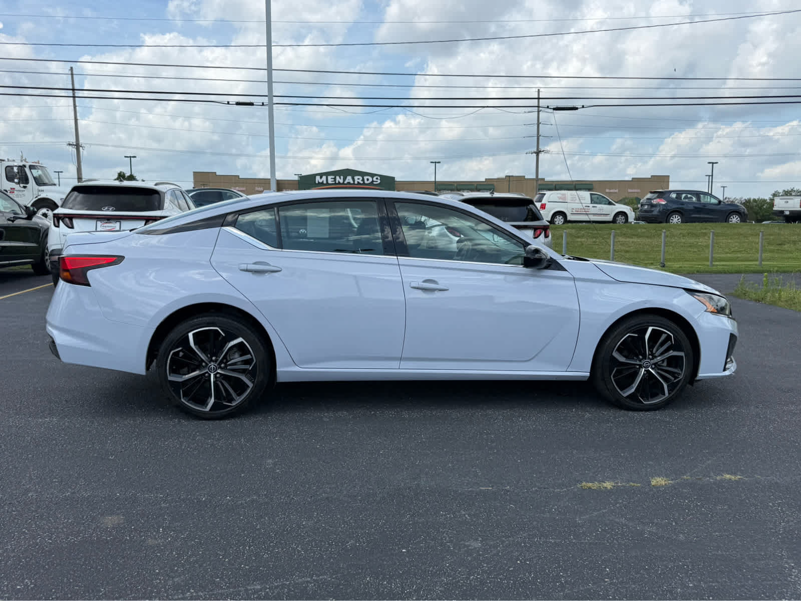 Used 2023 Nissan Altima 2.5 SR w/ SR Premium Package AWD/4WD image 8