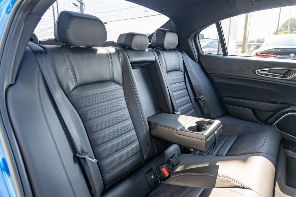 Used 2023 Alfa Romeo Giulia Quadrifoglio image 19