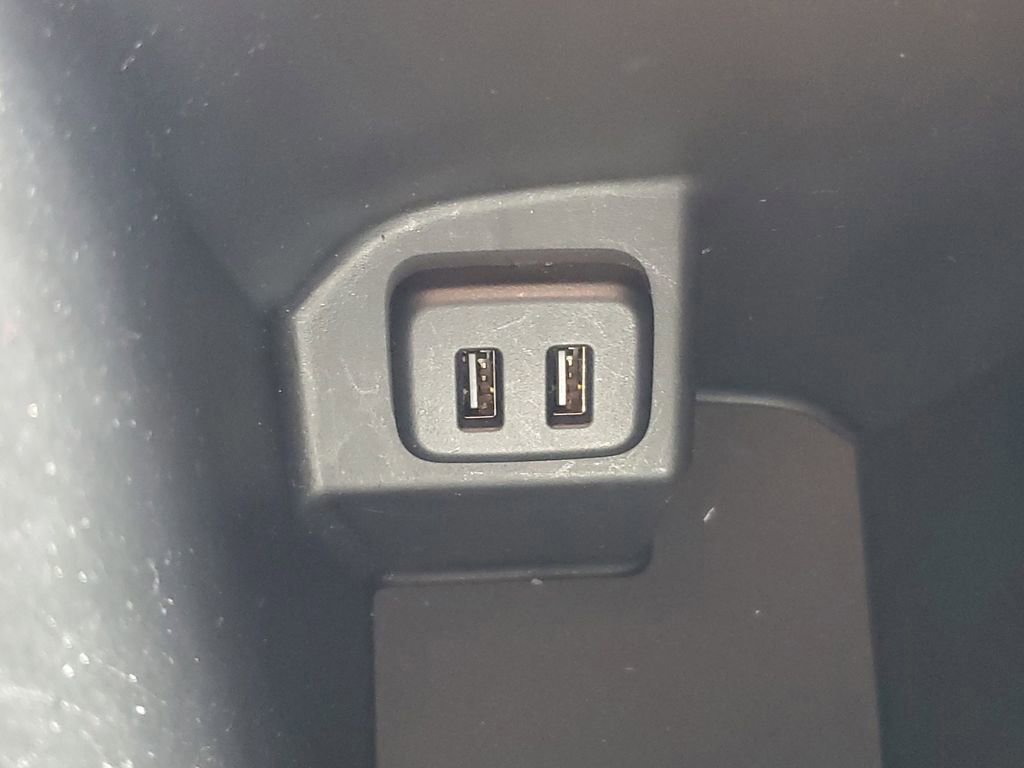 Used 2024 GMC Terrain SLT image 29