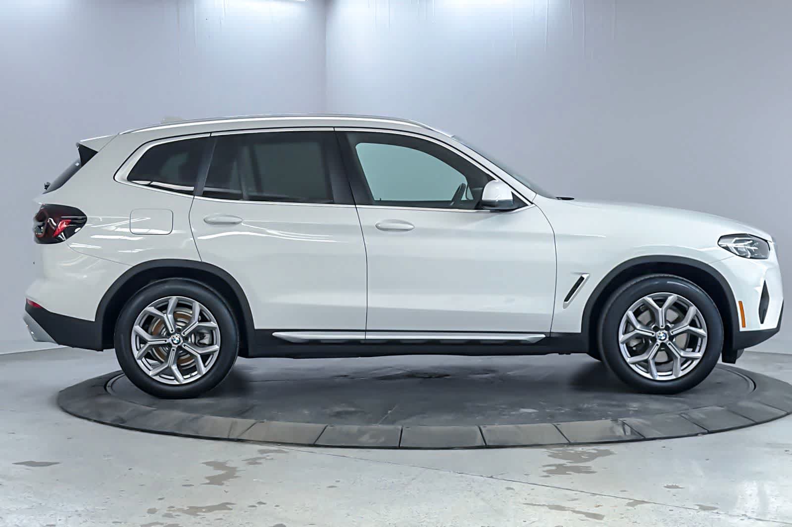Used 2023 BMW X3 xDrive30i w/ Convenience Package AWD/4WD image 8