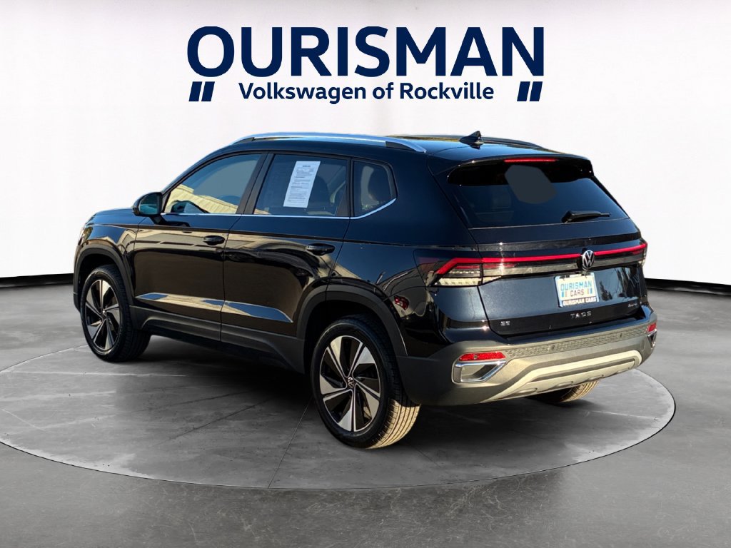 Used 2025 Volkswagen Taos SE w/ Panoramic Sunroof Package AWD/4WD image 4