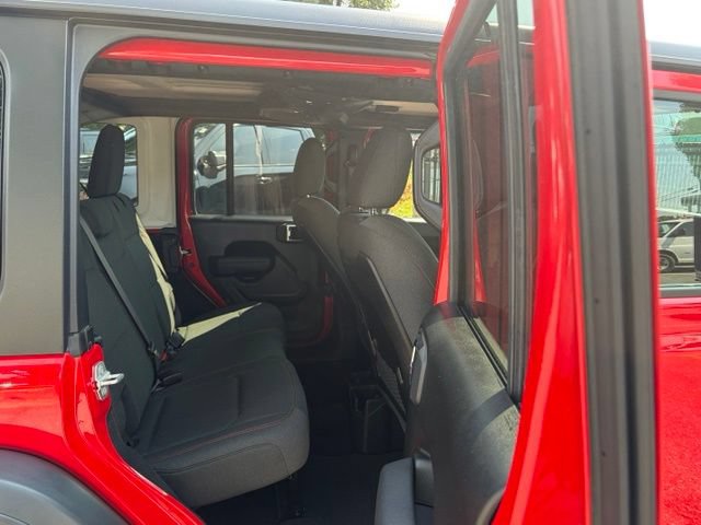Used 2026 Jeep Wrangler Unlimited Rubicon AWD/4WD image 30