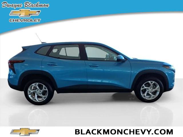 New 2026 Chevrolet Trax LS w/ LS Convenience Package image 2