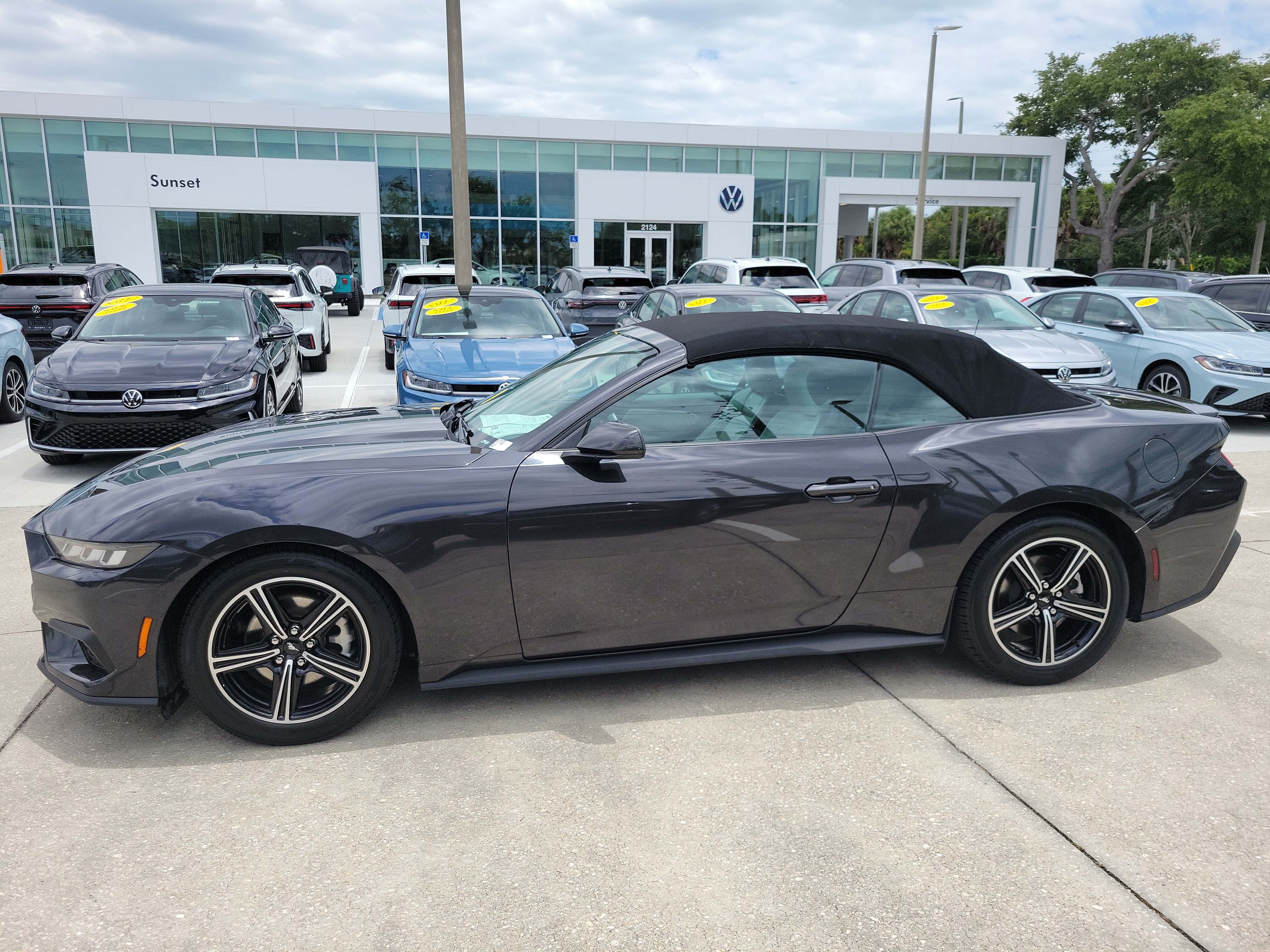 Used 2024 Ford Mustang Premium RWD image 7