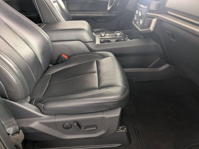 Used 2024 Ford Expedition Max XLT image 36