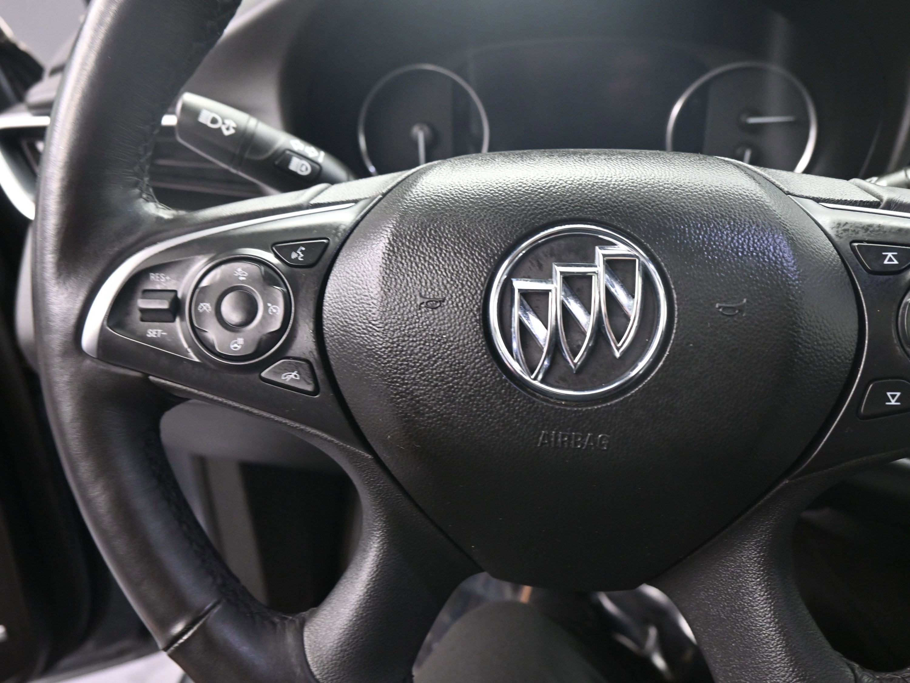 Used 2019 Buick Enclave Avenir w/ Avenir Technology Package FWD image 17