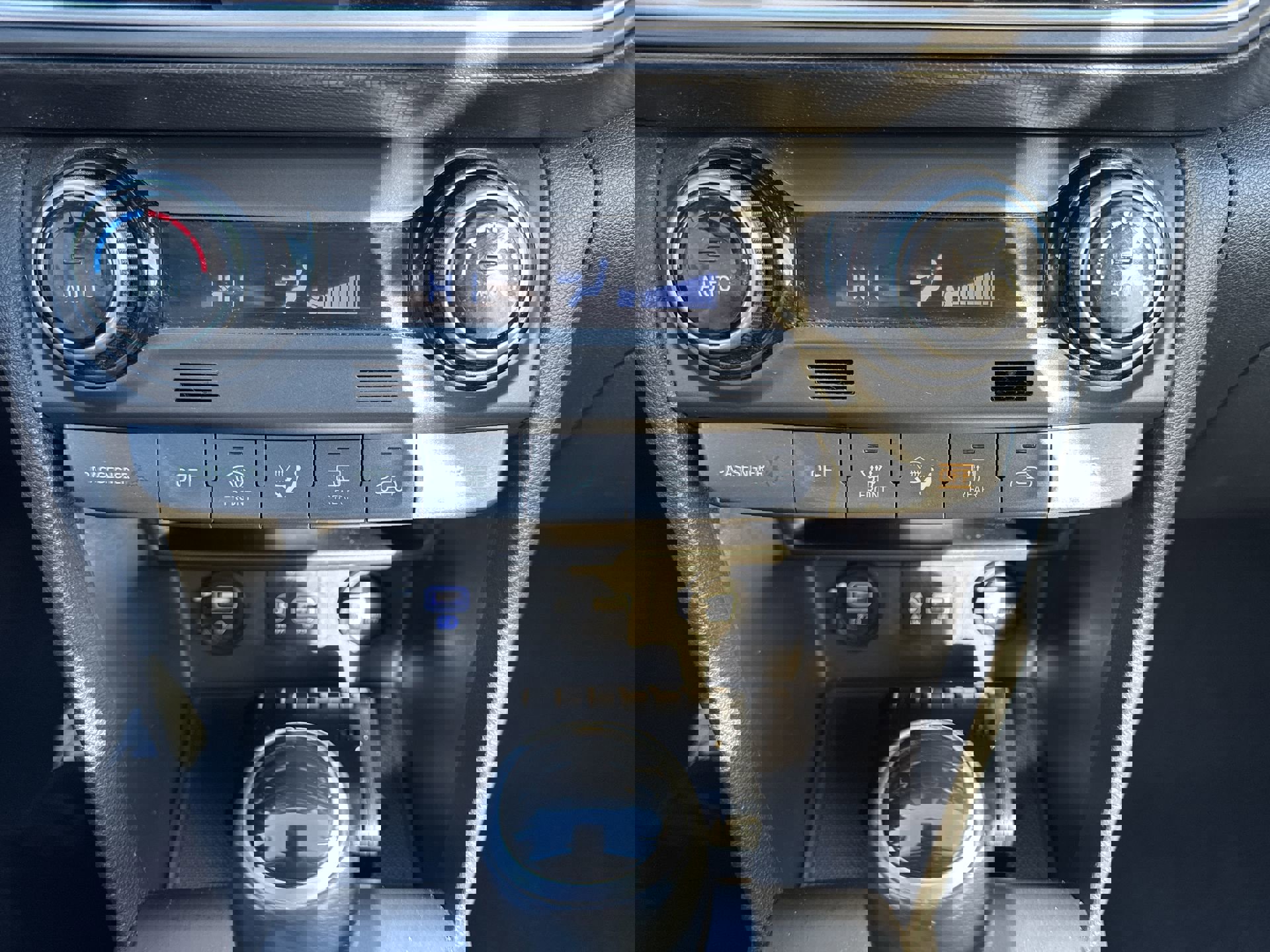 Used 2019 Hyundai Kona Limited image 18