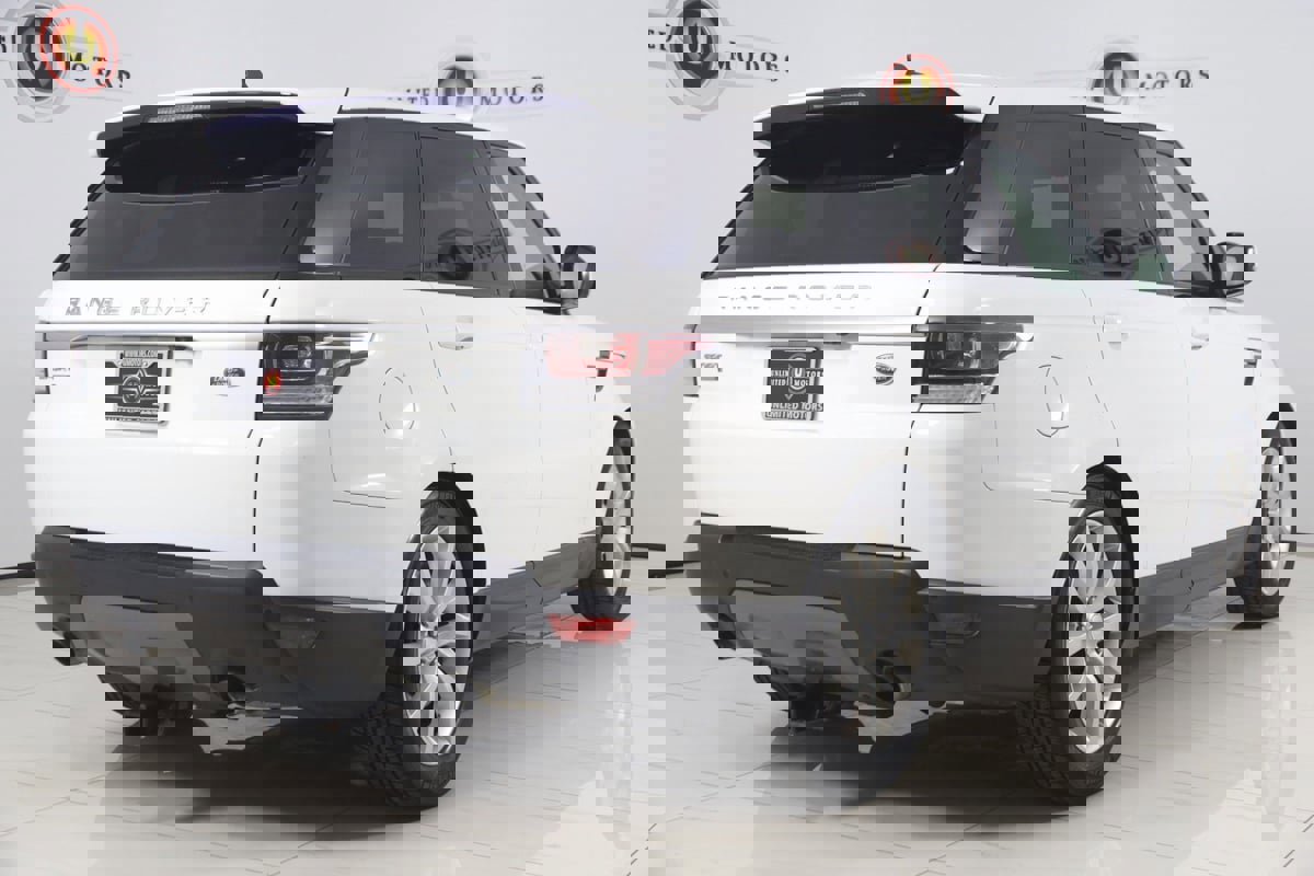 Used 2016 Land Rover Range Rover Sport SE image 3