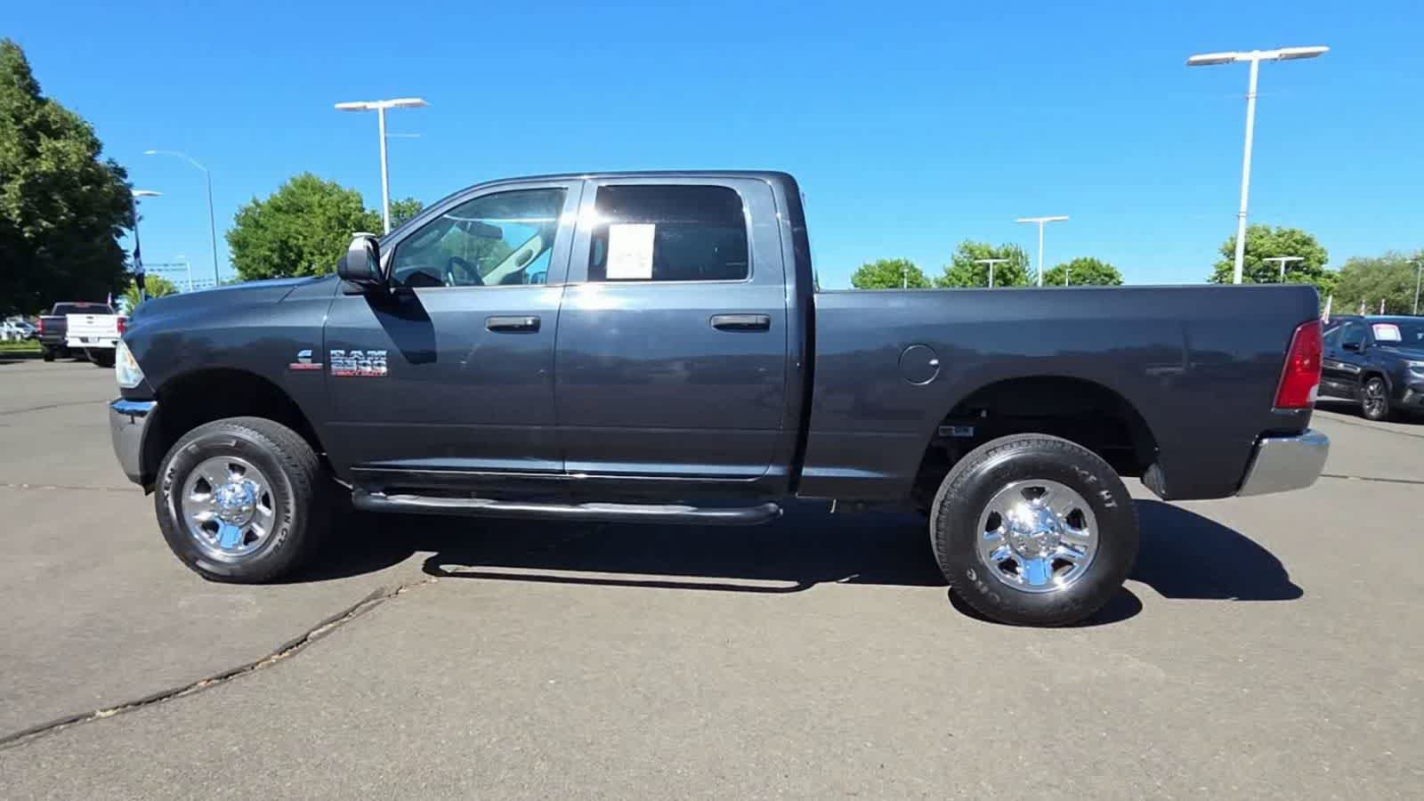 Used 2018 RAM 2500 ST AWD/4WD image 5