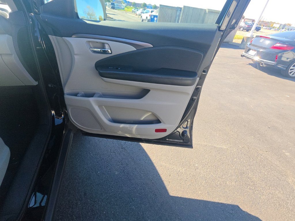 Used 2017 Honda Pilot EX image 31