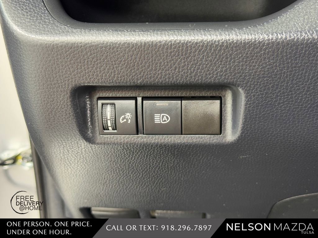 Used 2020 Toyota RAV4 XLE FWD image 29