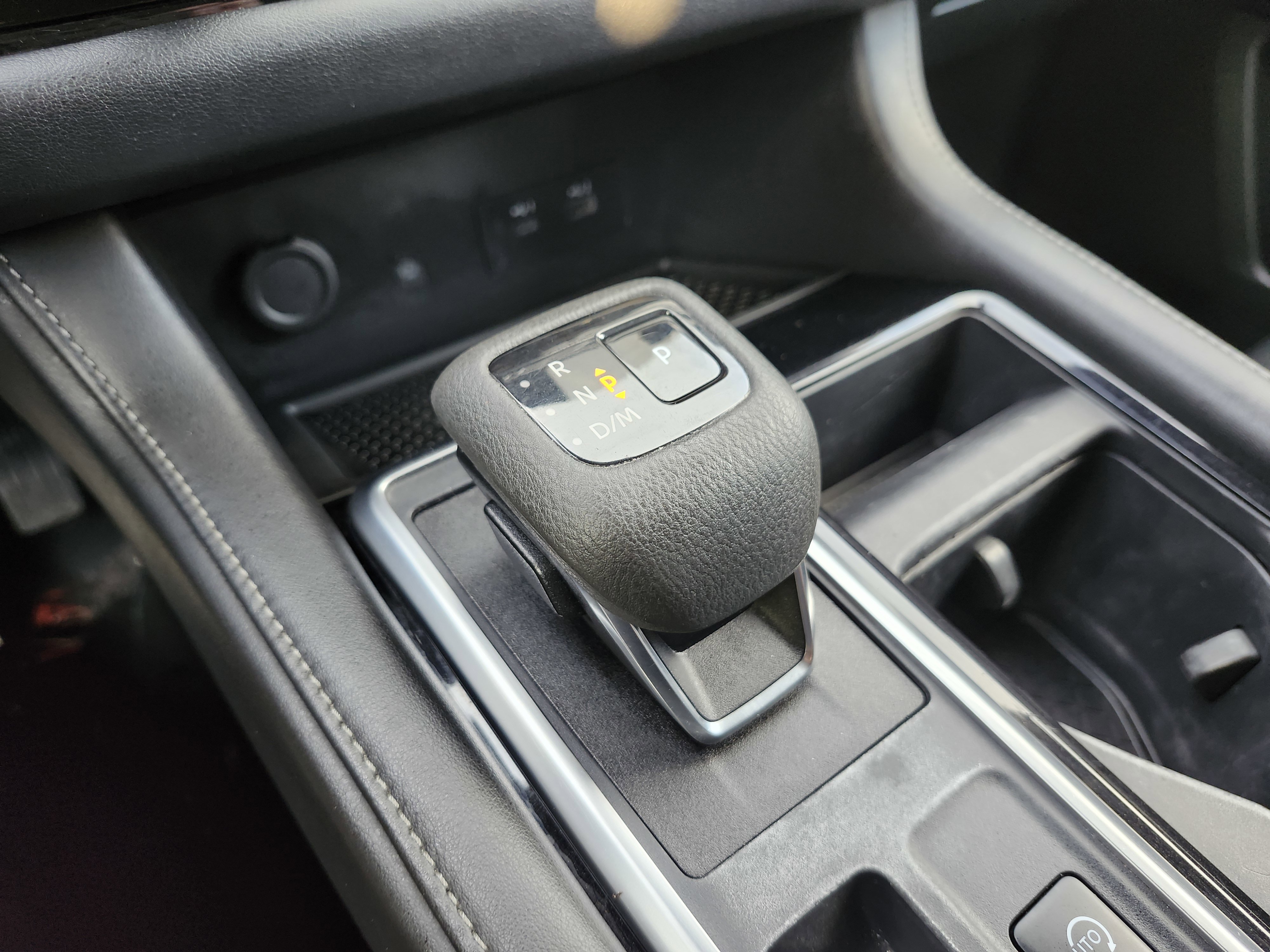 Used 2024 Nissan Pathfinder SL AWD/4WD image 35