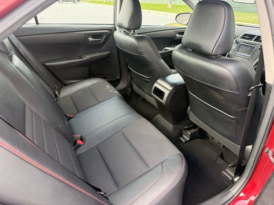 Used 2016 Toyota Camry SE image 13