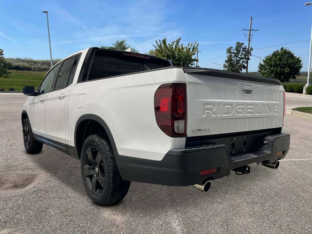 New 2026 Honda Ridgeline Black Edition image 3