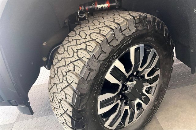 Used 2024 GMC Sierra 2500 Denali Ultimate AWD/4WD image 33