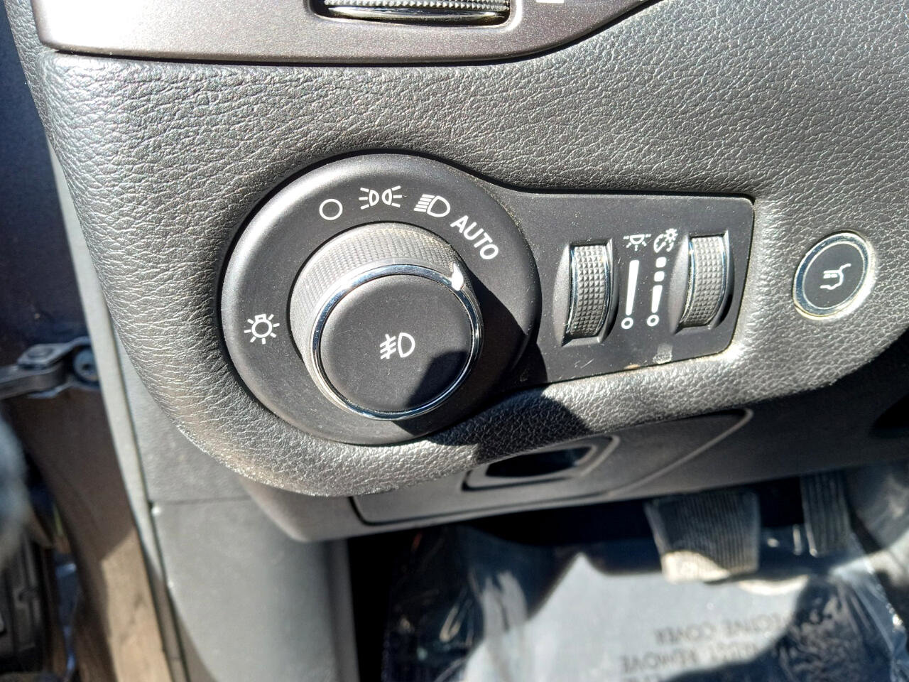 Used 2020 Jeep Cherokee Limited image 15