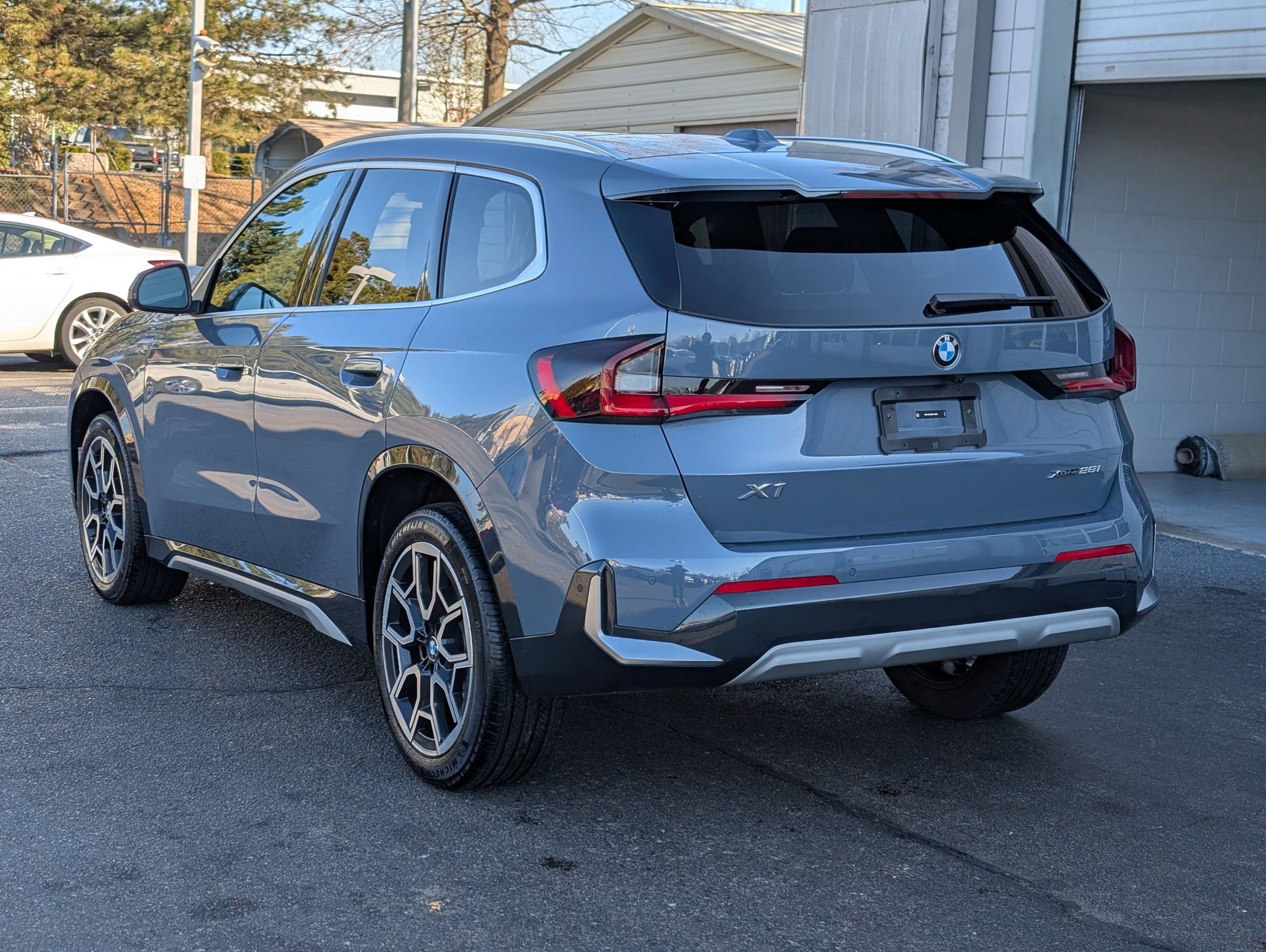 Certified 2025 BMW X1 xDrive28i w/ Technology Package image 3