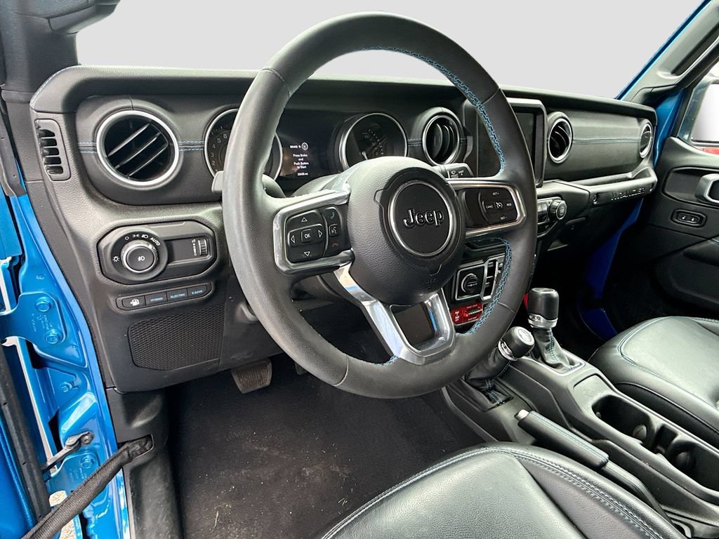 Used 2023 Jeep Wrangler Unlimited Rubicon 4xe w/ Cold Weather Group AWD/4WD image 12