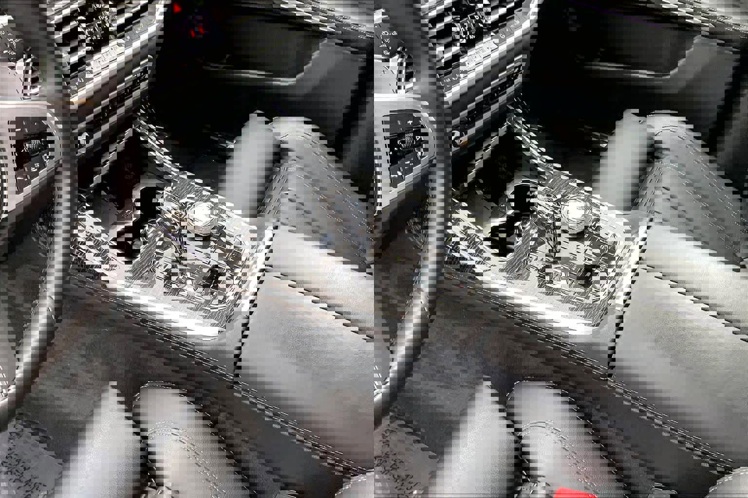 Used 2022 BMW X7 xDrive40i w/ M Sport Package image 18