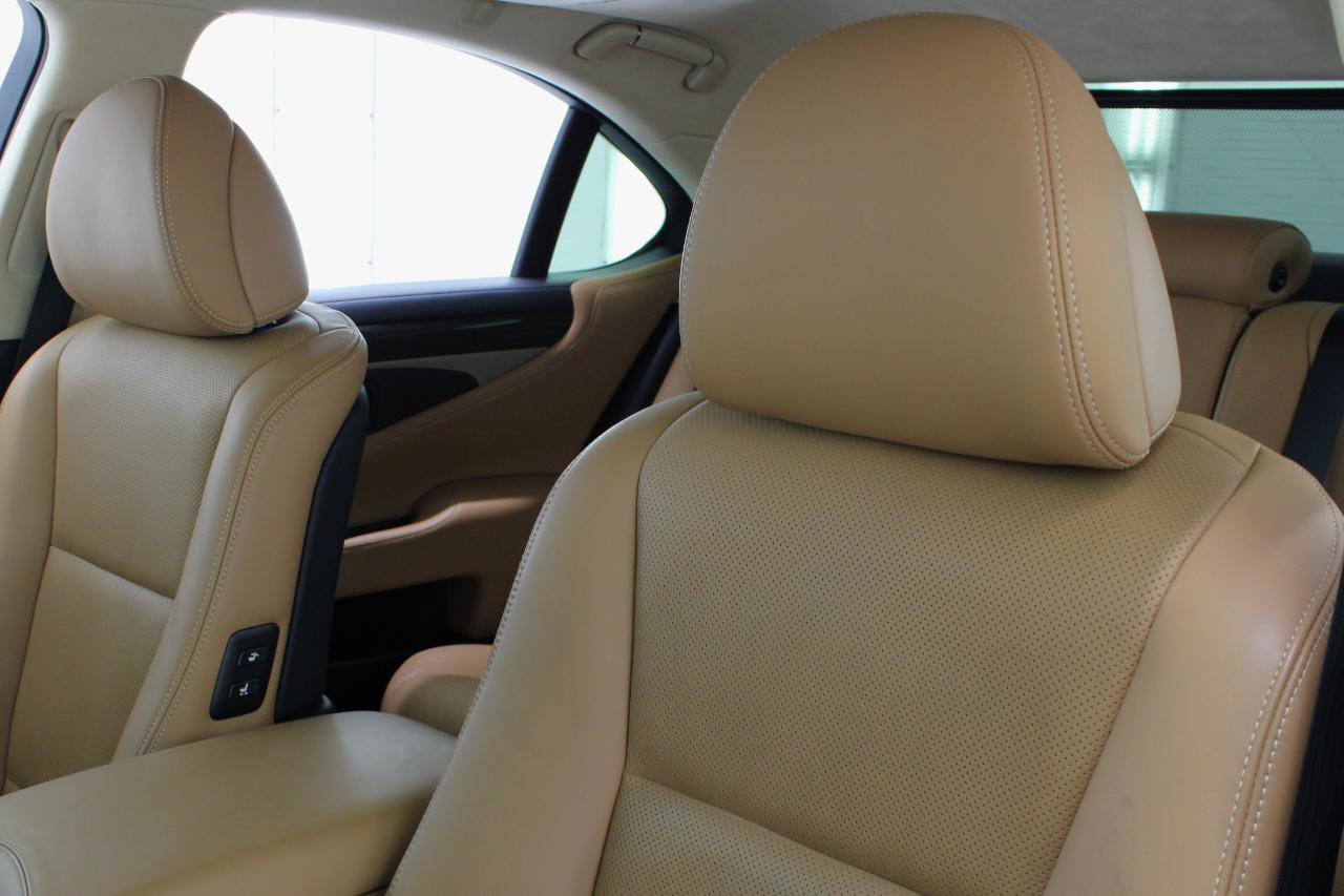 Used 2017 Lexus LS 460 w/ Comfort Package RWD image 34