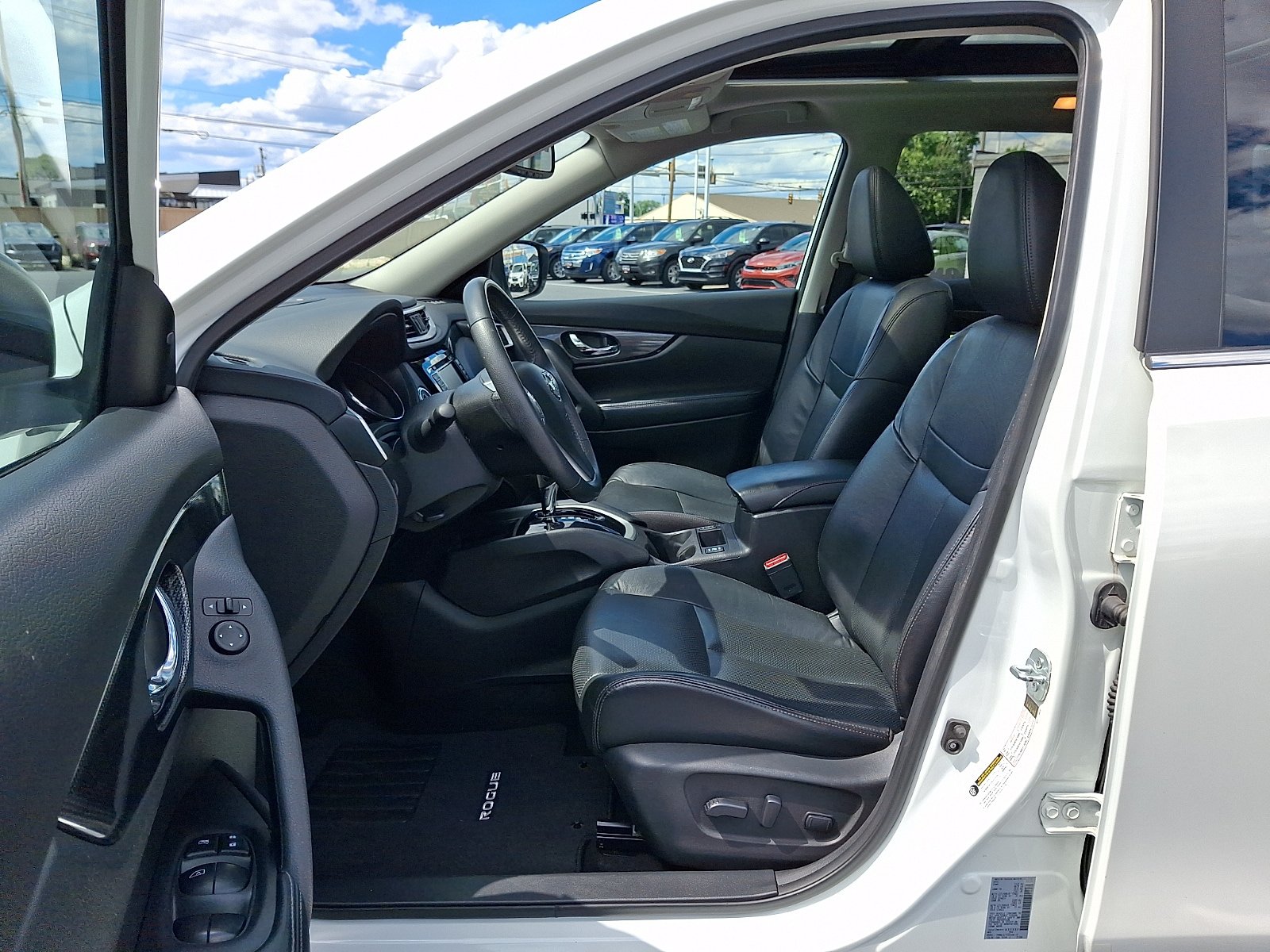 Used 2015 Nissan Rogue SL w/ SL Premium Package AWD/4WD image 21