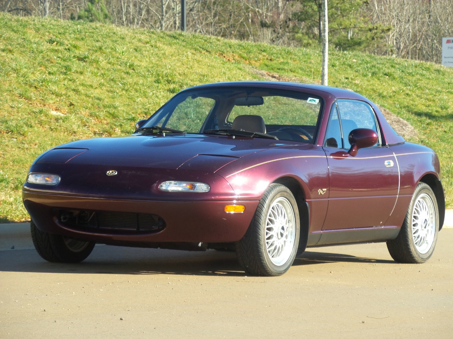 Used 1995 MAZDA MX-5 Miata RWD image 2