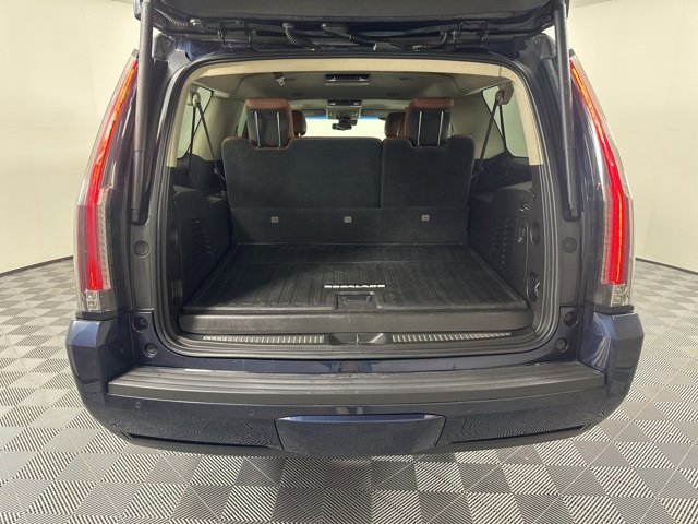 Used 2017 Cadillac Escalade ESV Luxury image 10