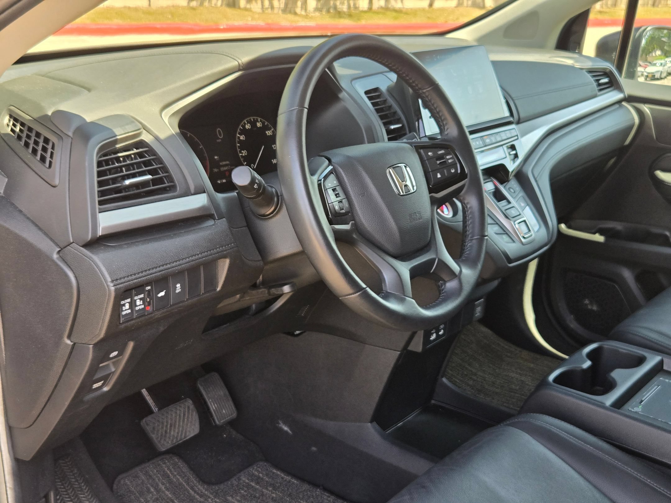 Certified 2025 Honda Odyssey EX-L image 12