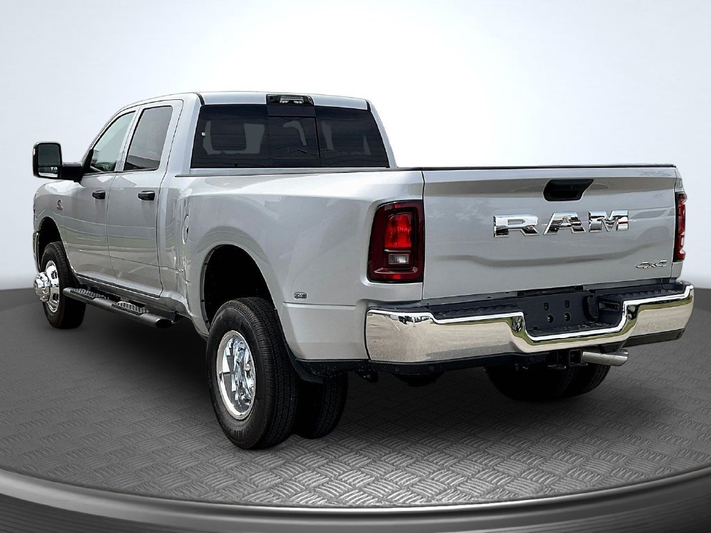 New 2026 RAM 3500 Tradesman AWD/4WD image 4