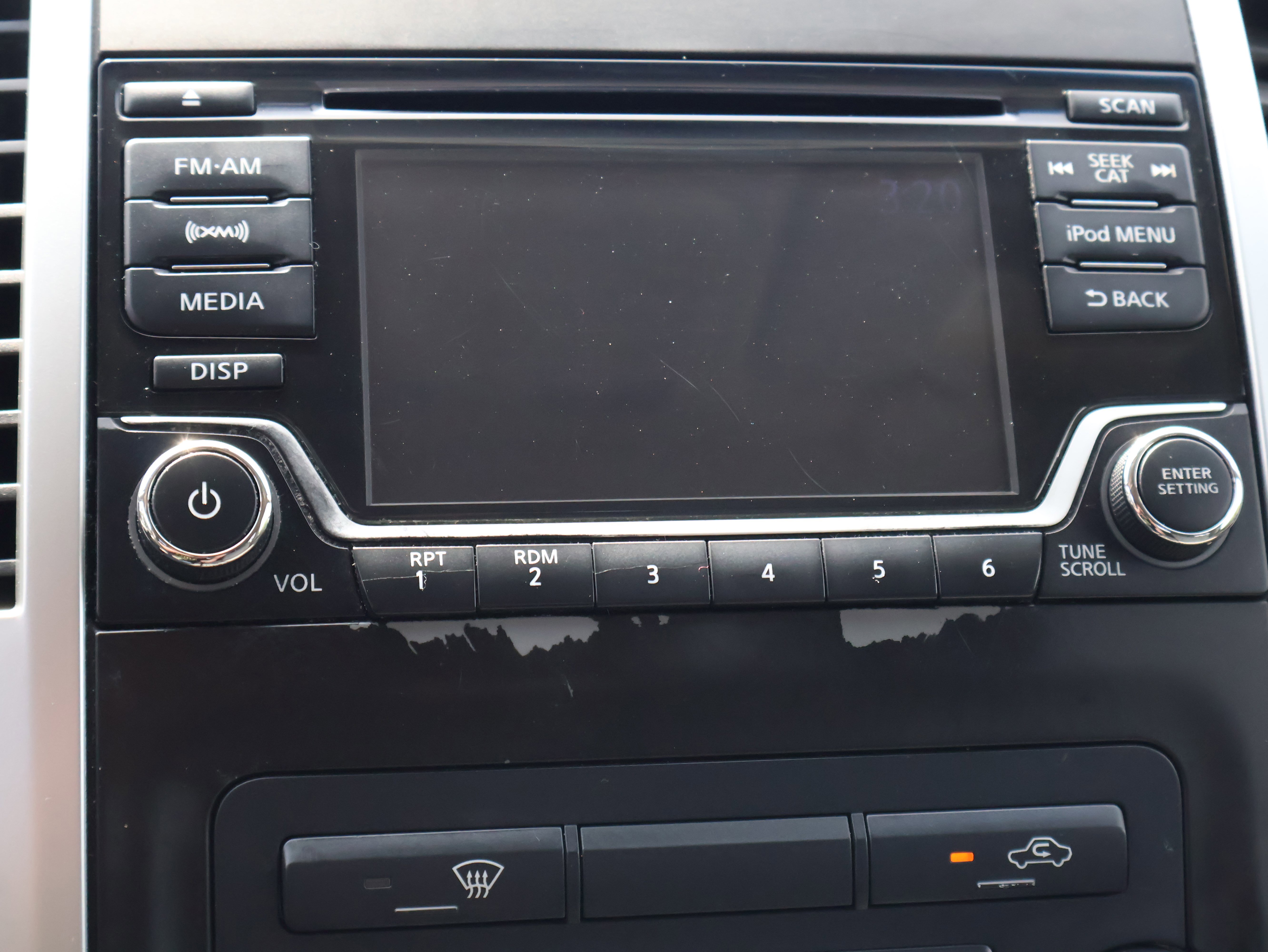 Used 2017 Nissan Frontier SV image 29
