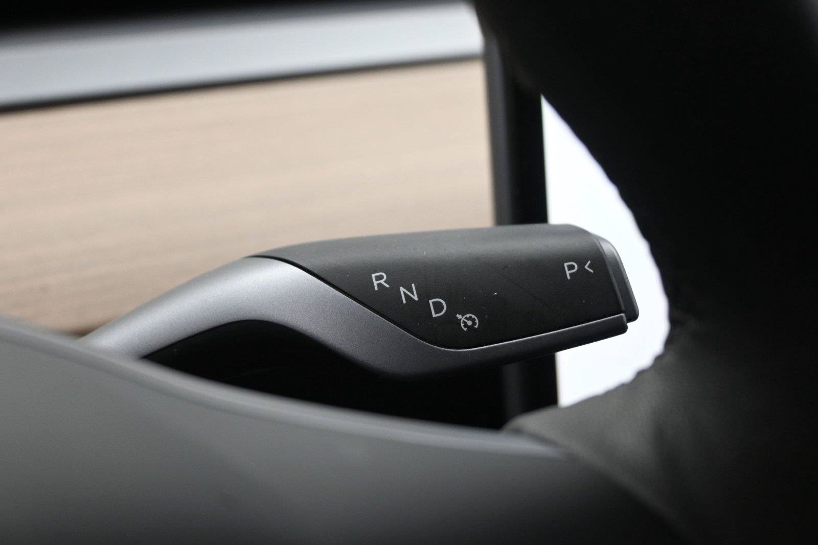 Used 2024 Tesla Model Y Long Range AWD/4WD image 3