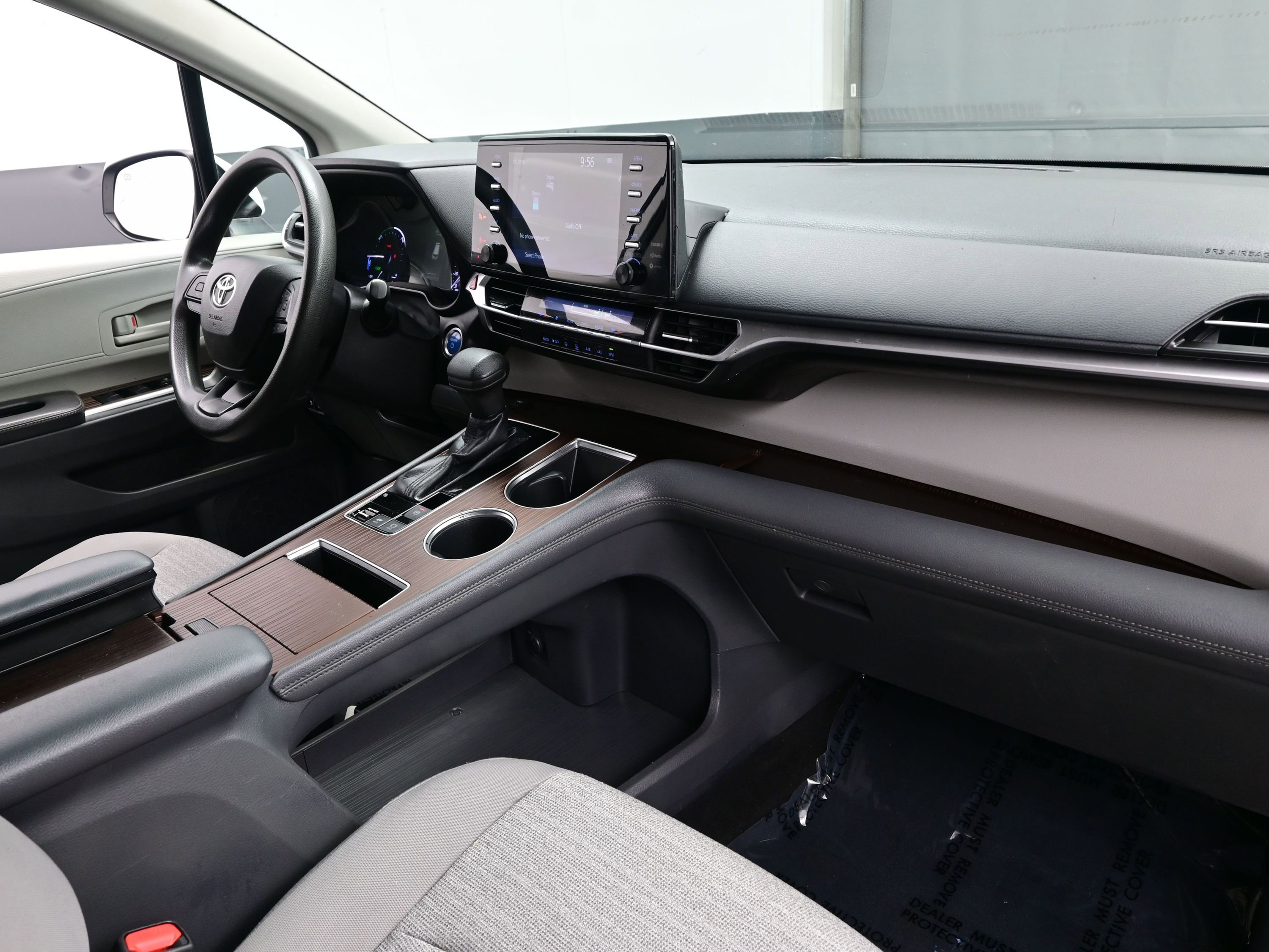 Used 2022 Toyota Sienna LE image 14