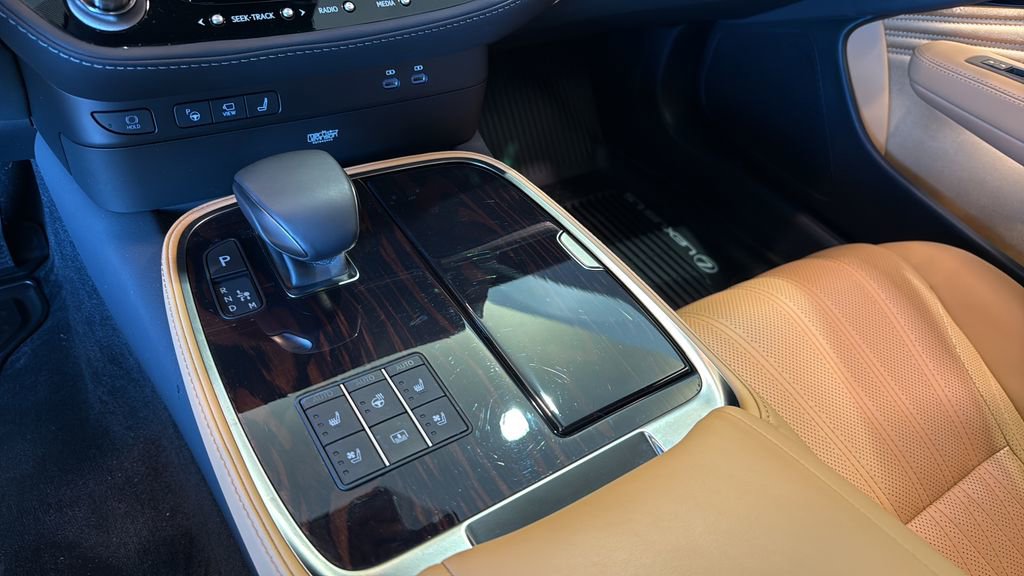 Certified 2025 Lexus LS 500 AWD w/ Luxury Package image 26