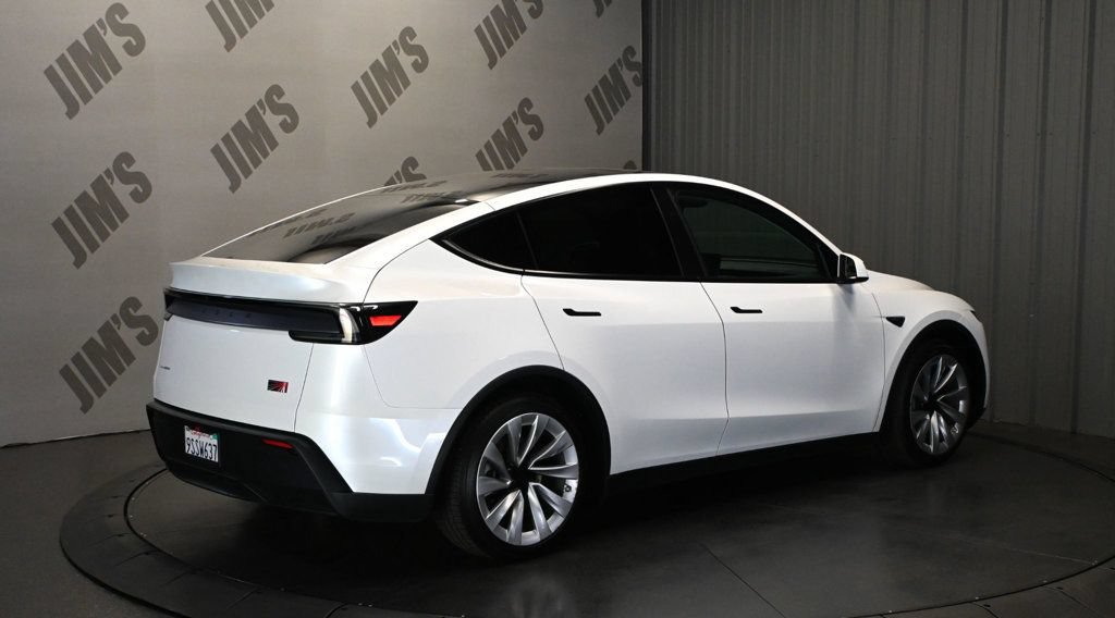 Used 2026 Tesla Model Y Long Range AWD/4WD image 5