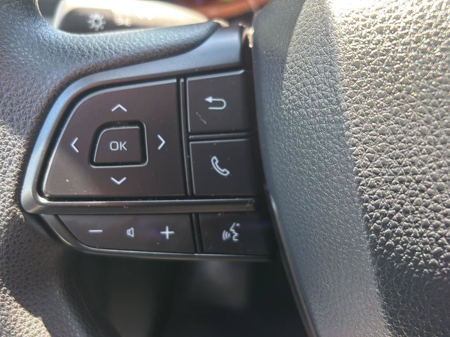 Used 2026 Toyota Sienna LE FWD image 30