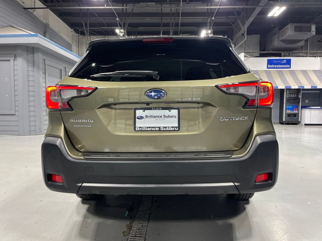Used 2024 Subaru Outback Premium AWD/4WD image 8