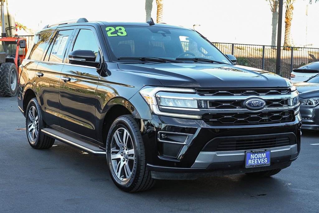 Used 2023 Ford Expedition Limited RWD image 3