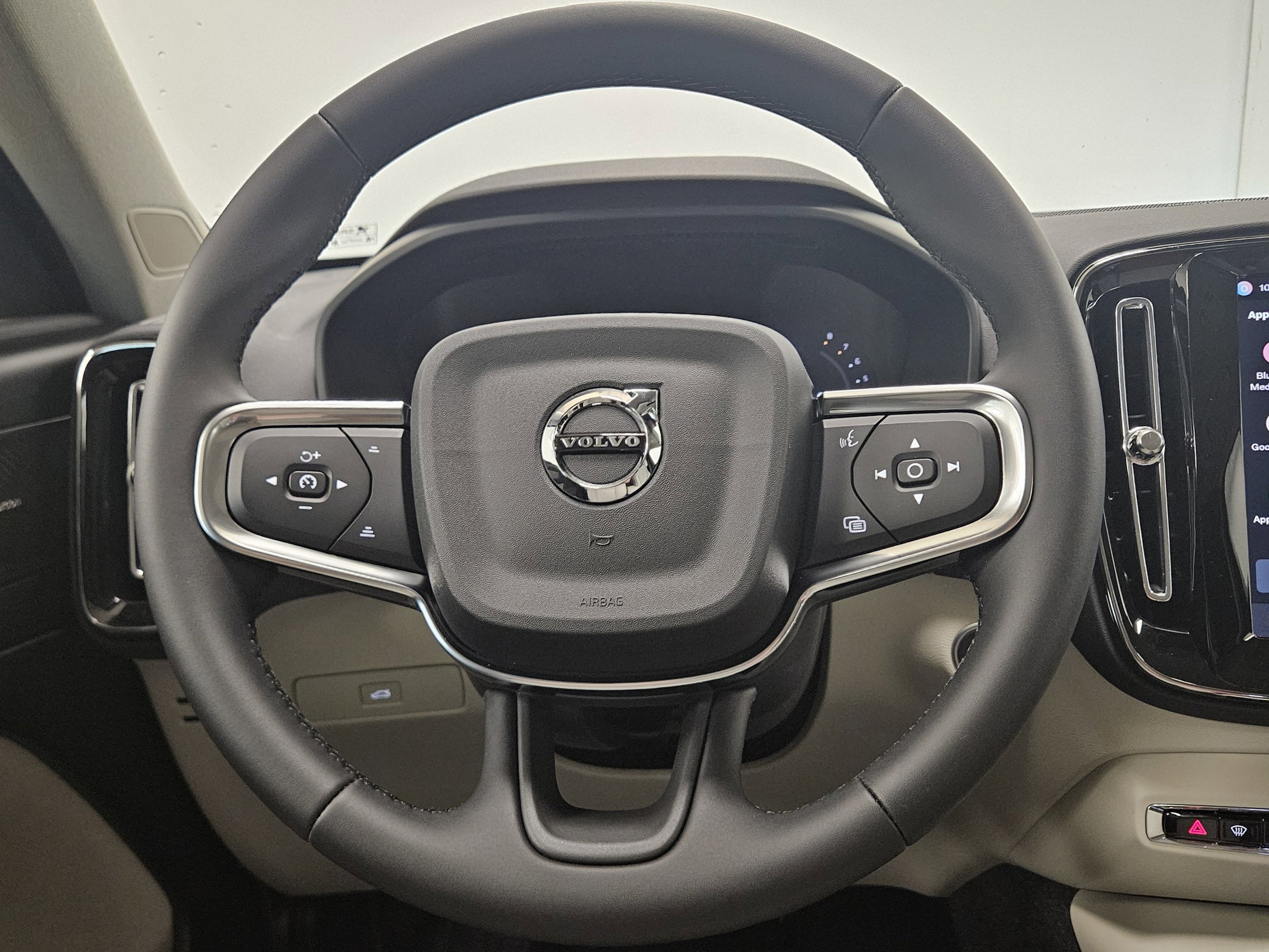 New 2026 Volvo XC40 B5 Ultra w/ Climate Package AWD/4WD image 40